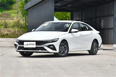 Hyundai Elantra 2023 uit 1.5T